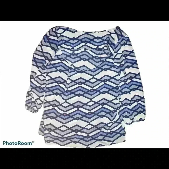 NWT Francesca’s Patterned Blouse - Picture 2 of 5